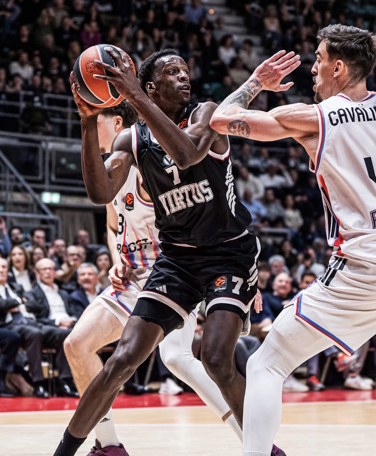 Paris rahat kazandı