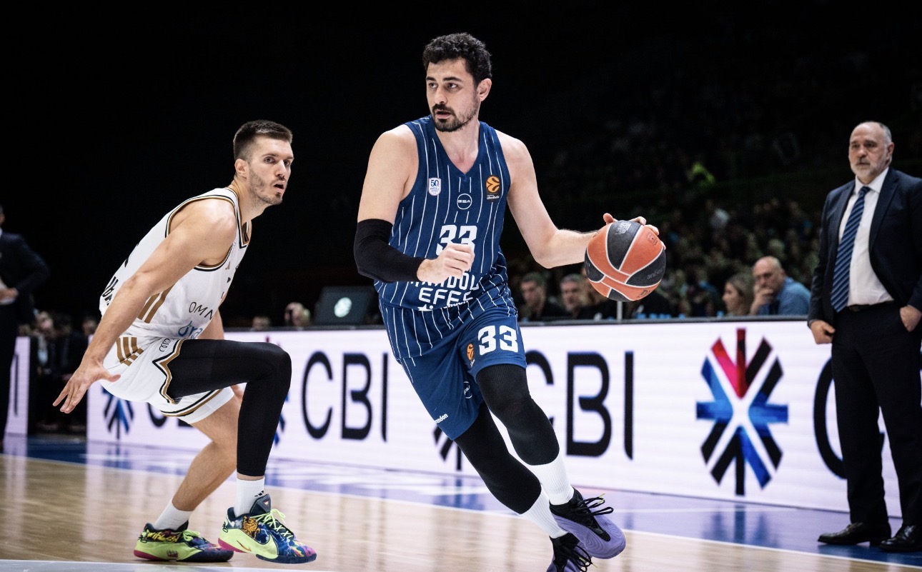 Anadolu Efes kazanmaya devam ediyor