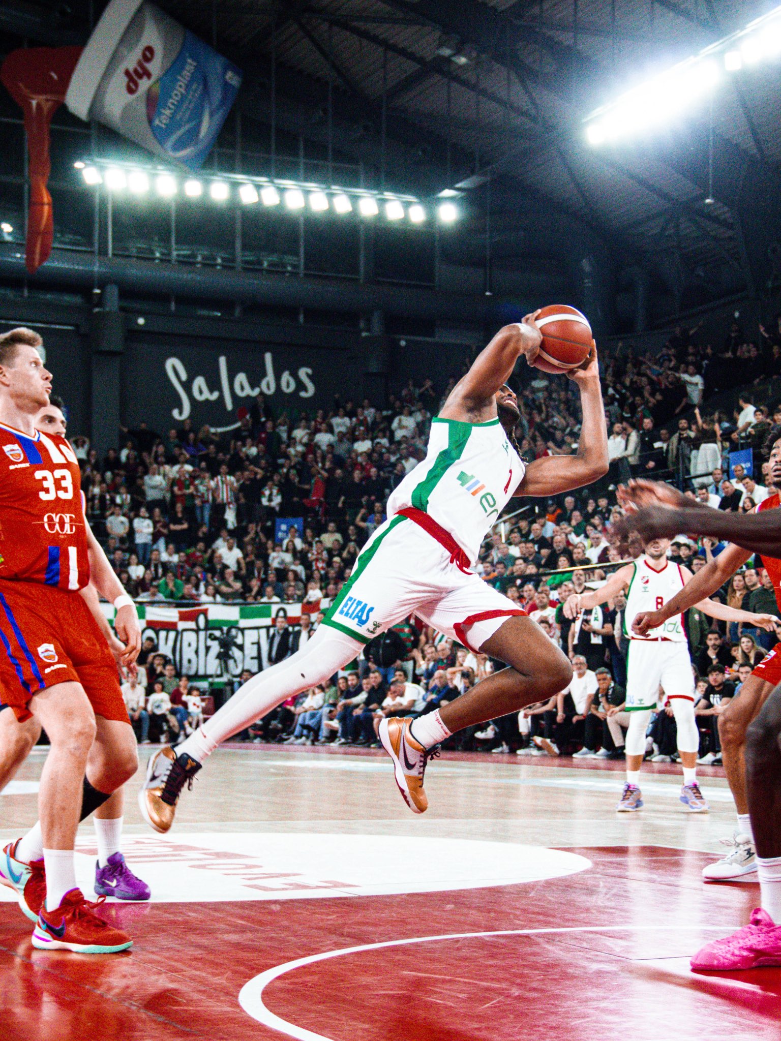 Büyükçekmece’den iddia: Karşıyaka ligde tutulmaya çalışılıyor