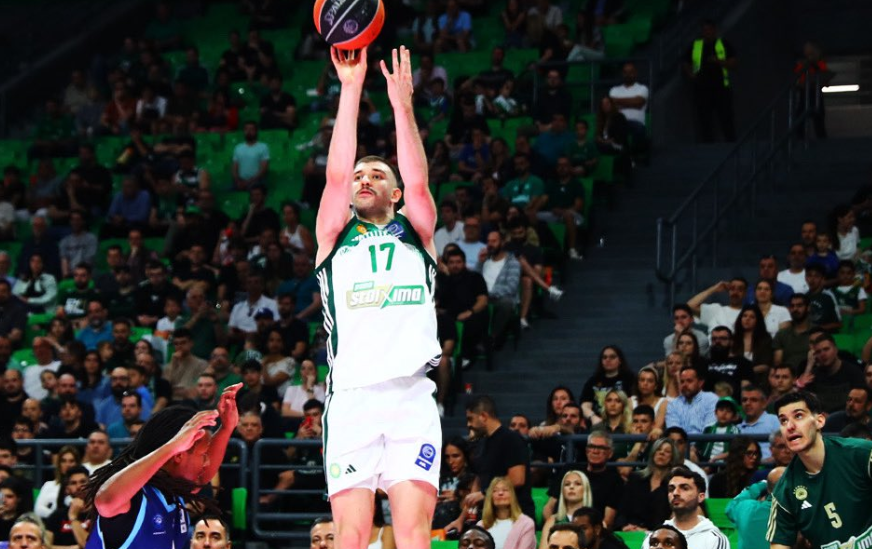 Ataman alkışlarla karşılandı, Panathinaikos ligde moral buldu
