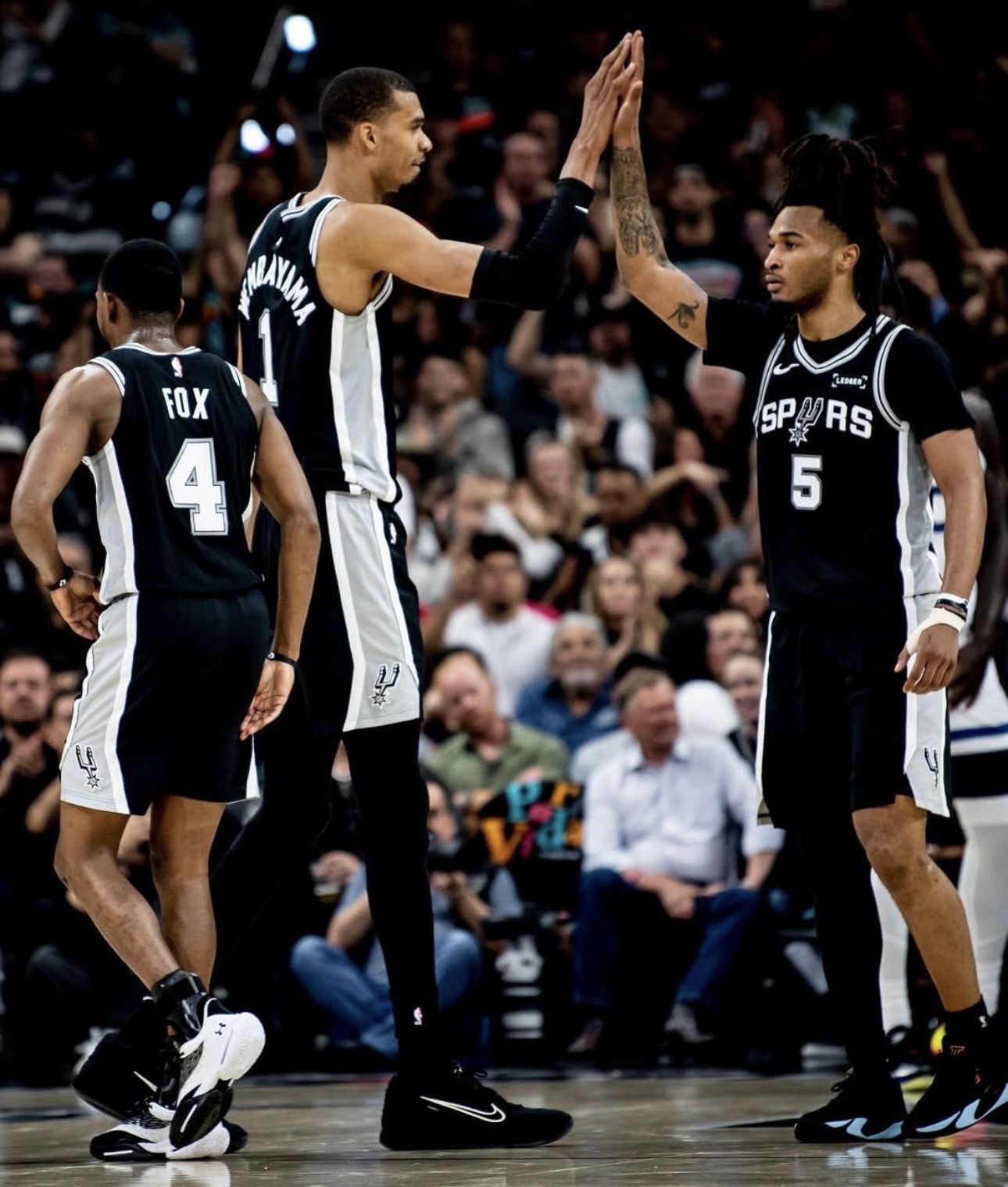 Wembanyama şov yaptı, San Antonio öne geçti