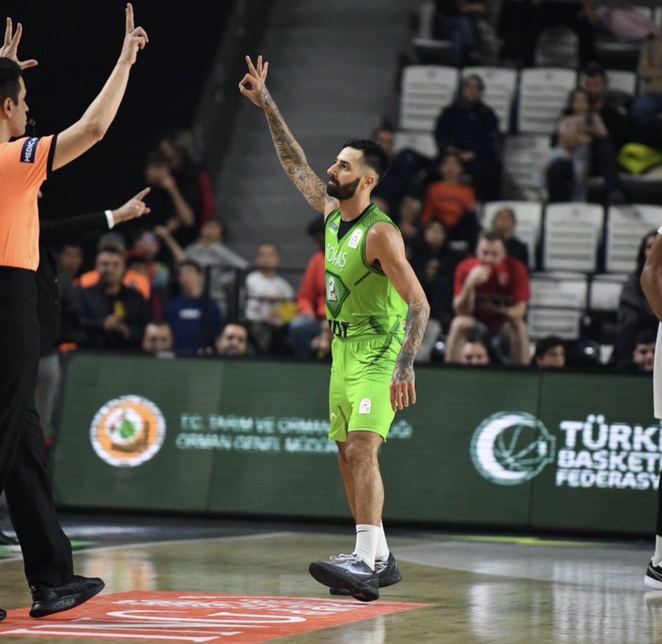 Meksikalı oyun kurucu Alex Perez, Bandırma Bordo ile anlaştı