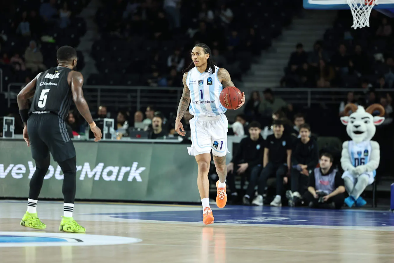 Türk Telekom'dan Partizan'a